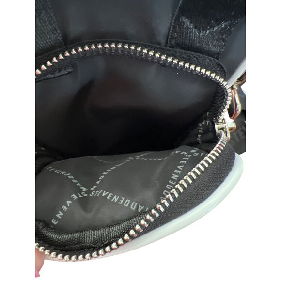 Steve Madden Black White Crossbody Bag Keychain BPinky Unisex Logo Strap Handles - Picture 4 of 7